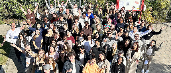Gruppenfoto aller neuen Azubis (c) Kerstin Erbrich